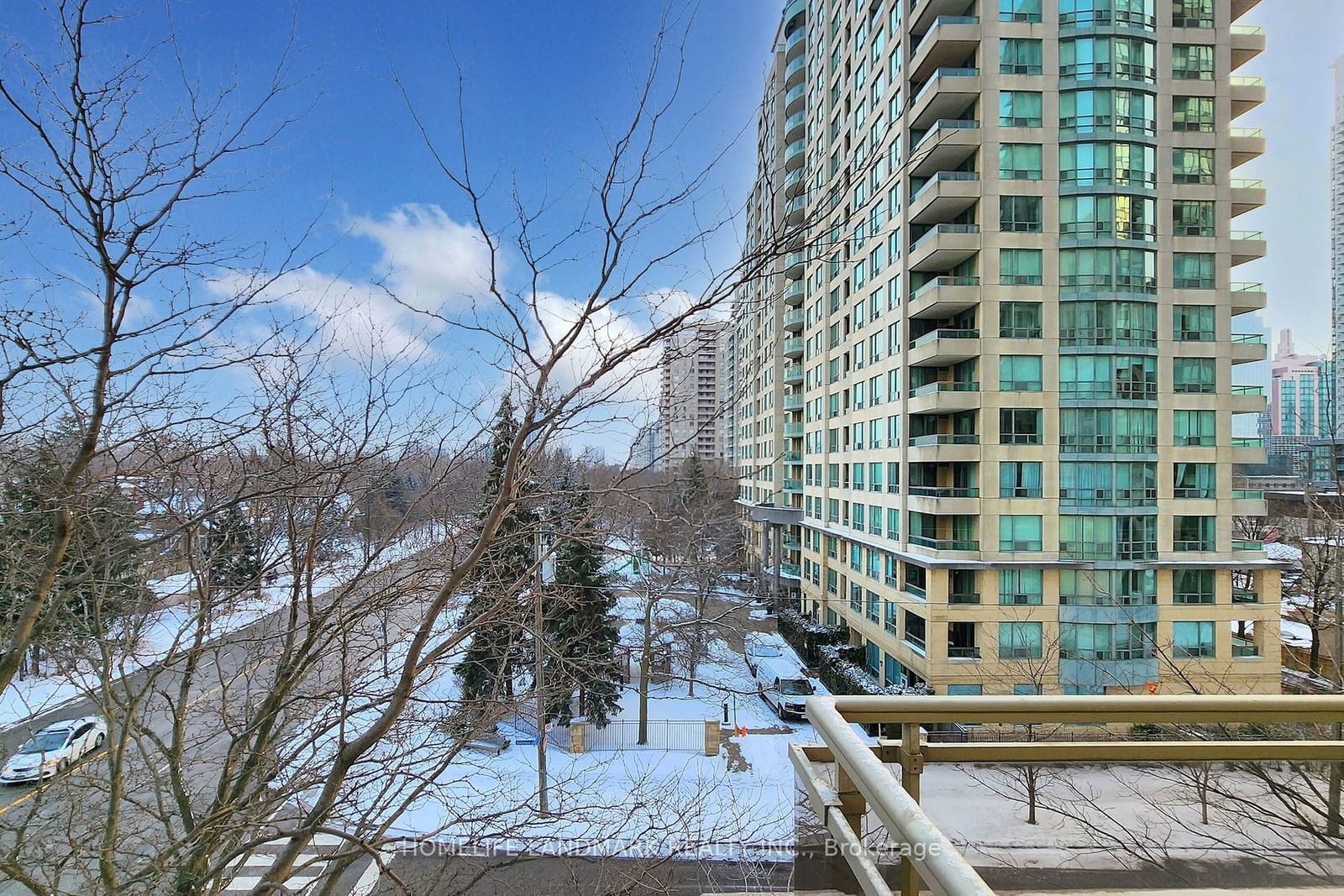 256 Doris Ave, unit 508 for sale