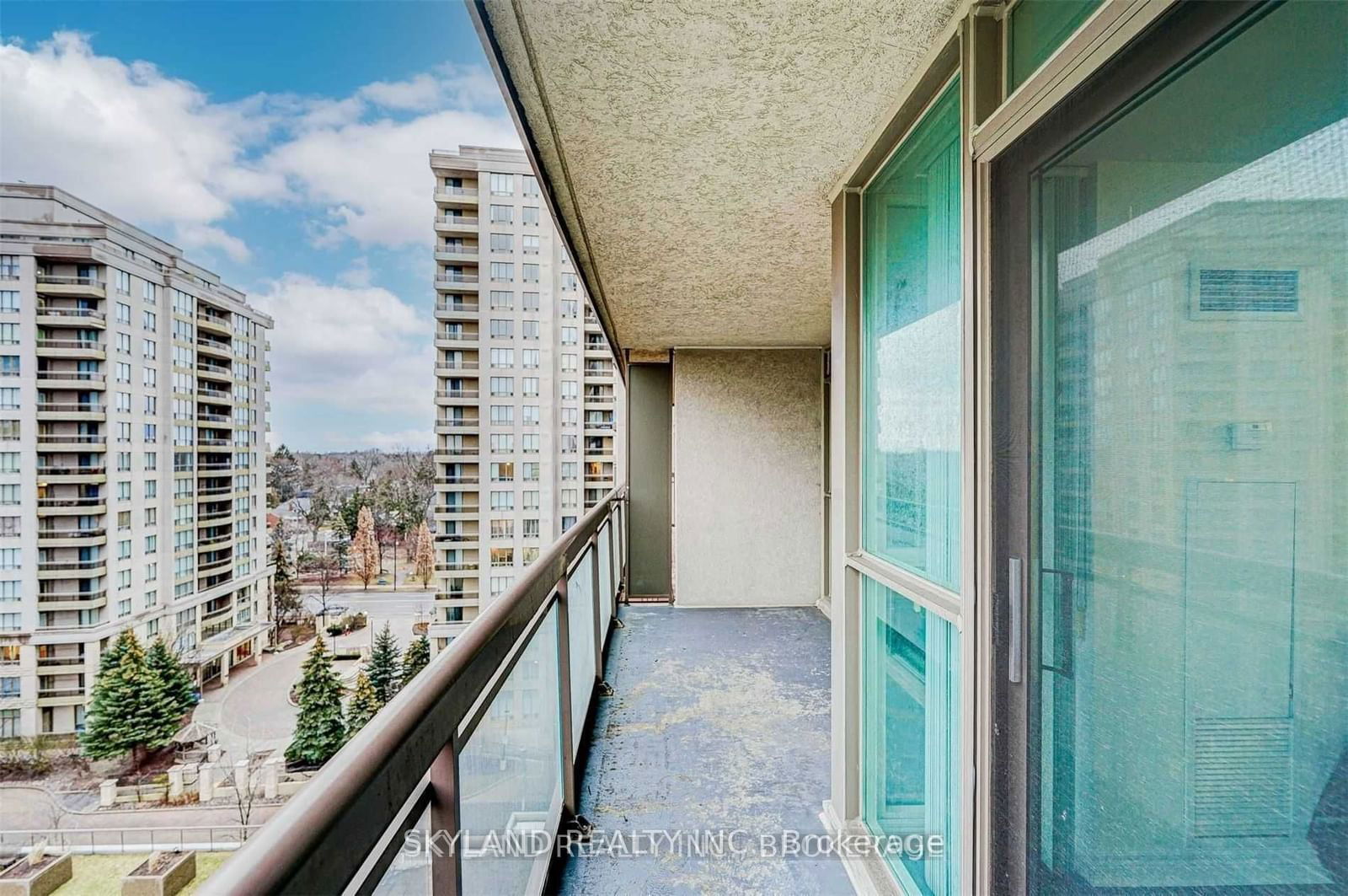 18 Parkview Ave, unit 1016 for rent