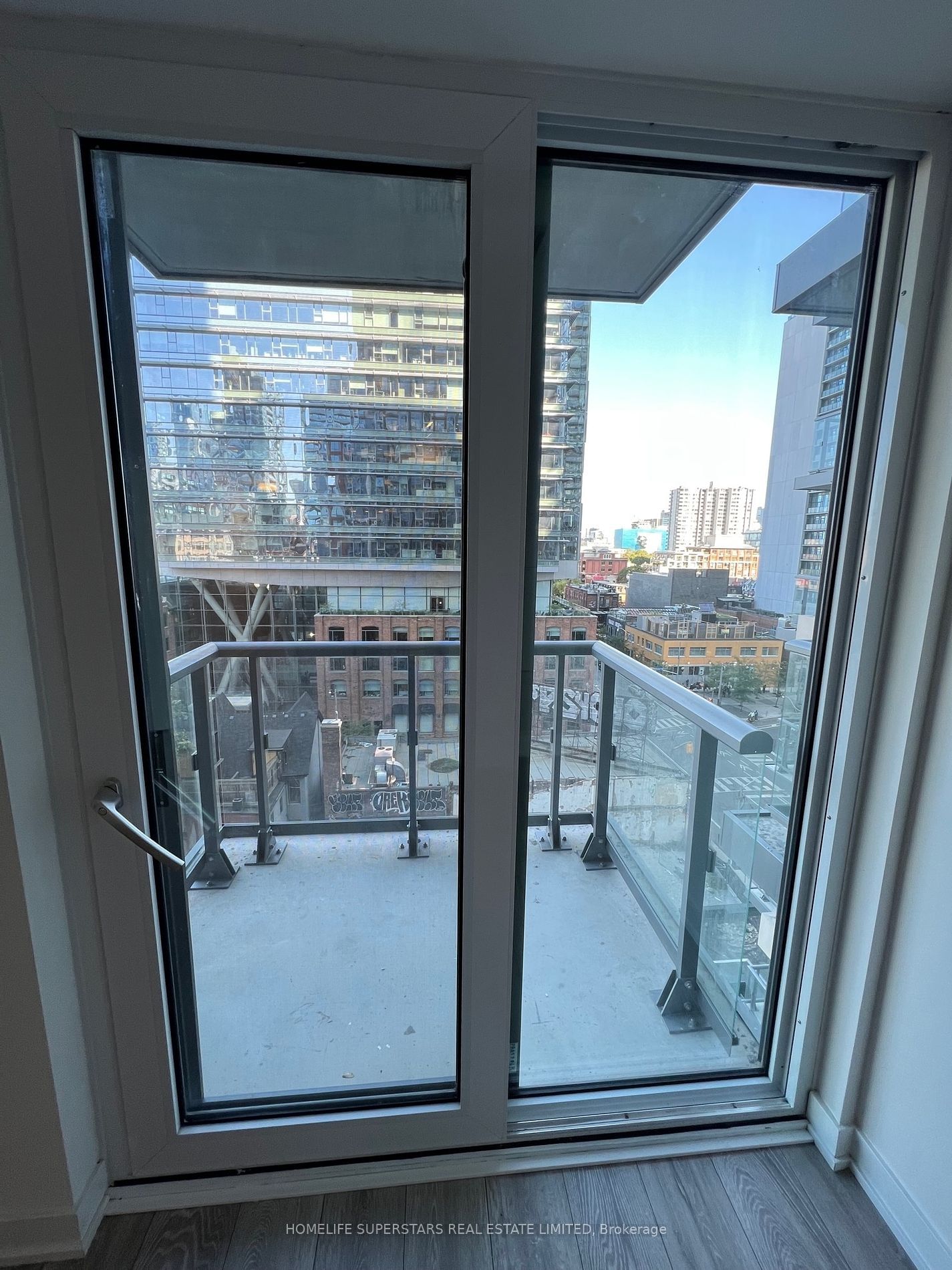 108 PETER St, unit 826 for rent