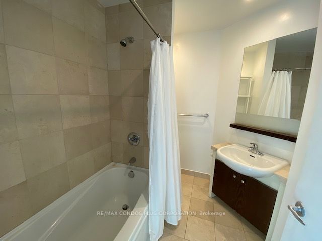 208 Queens Quay W, unit 2908 for rent