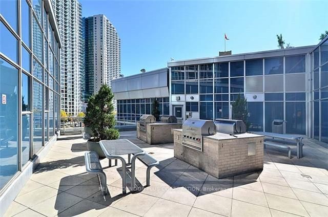 208 Queens Quay W, unit 2908 for rent