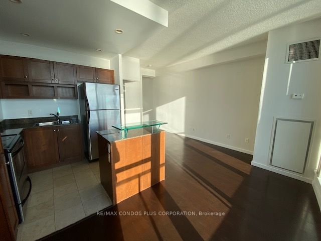 208 Queens Quay W, unit 2908 for rent