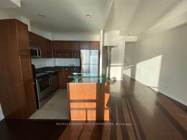 208 Queens Quay W, unit 2908 for rent