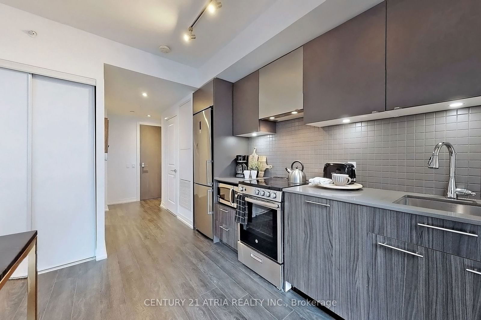 251 Jarvis St, unit 725 for sale