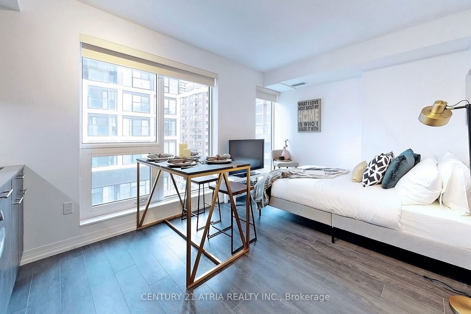 251 Jarvis St, unit 725 for sale