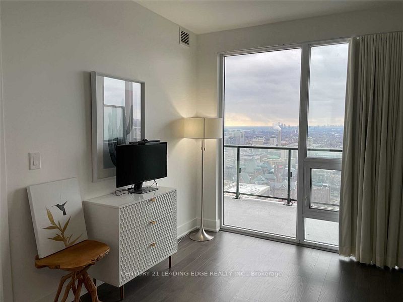 955 Bay St, unit 3303 for rent