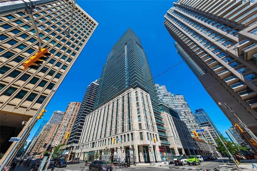 955 Bay St, unit 3303 for rent