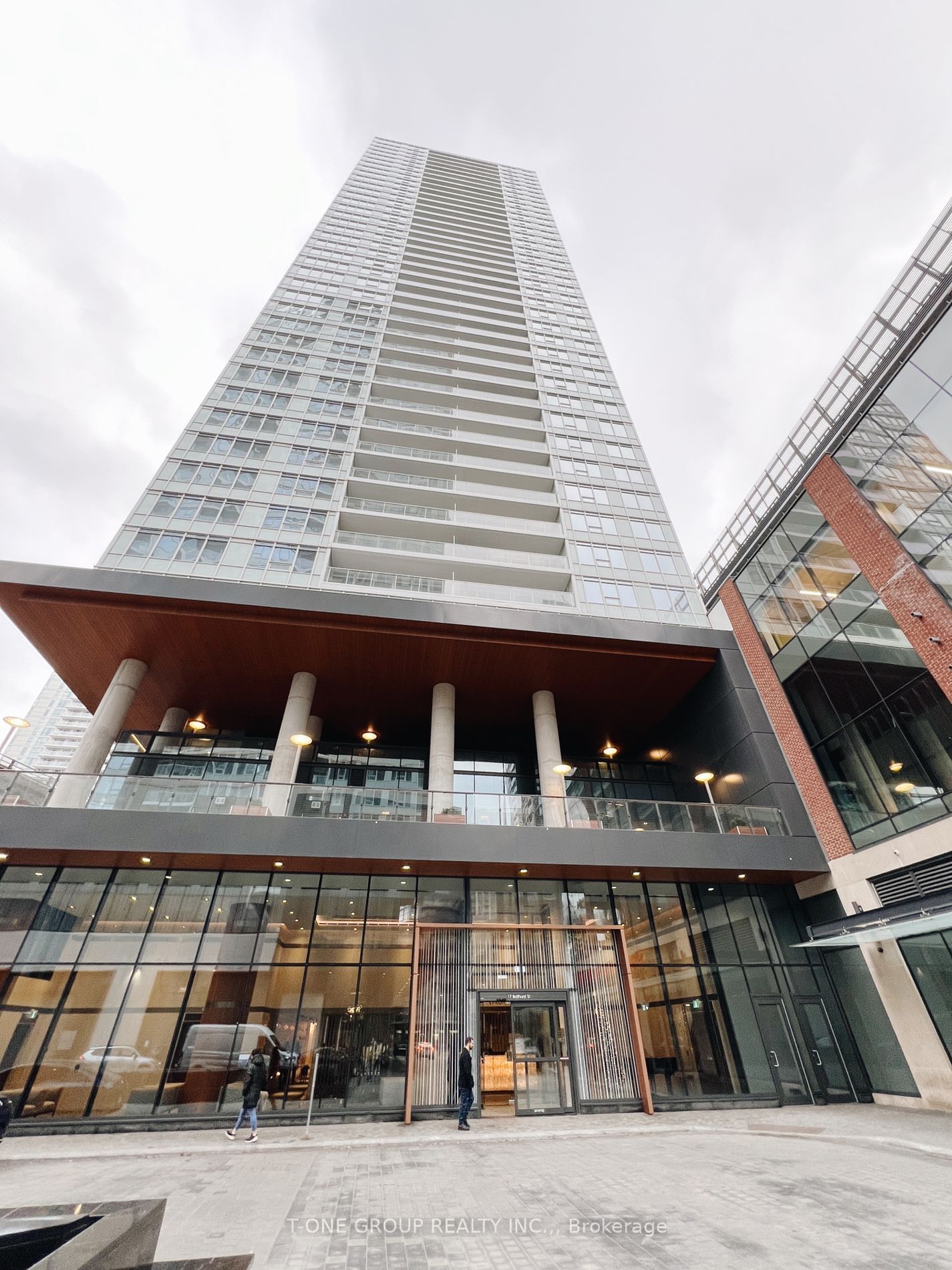 17 Bathurst St, unit 1210 for rent