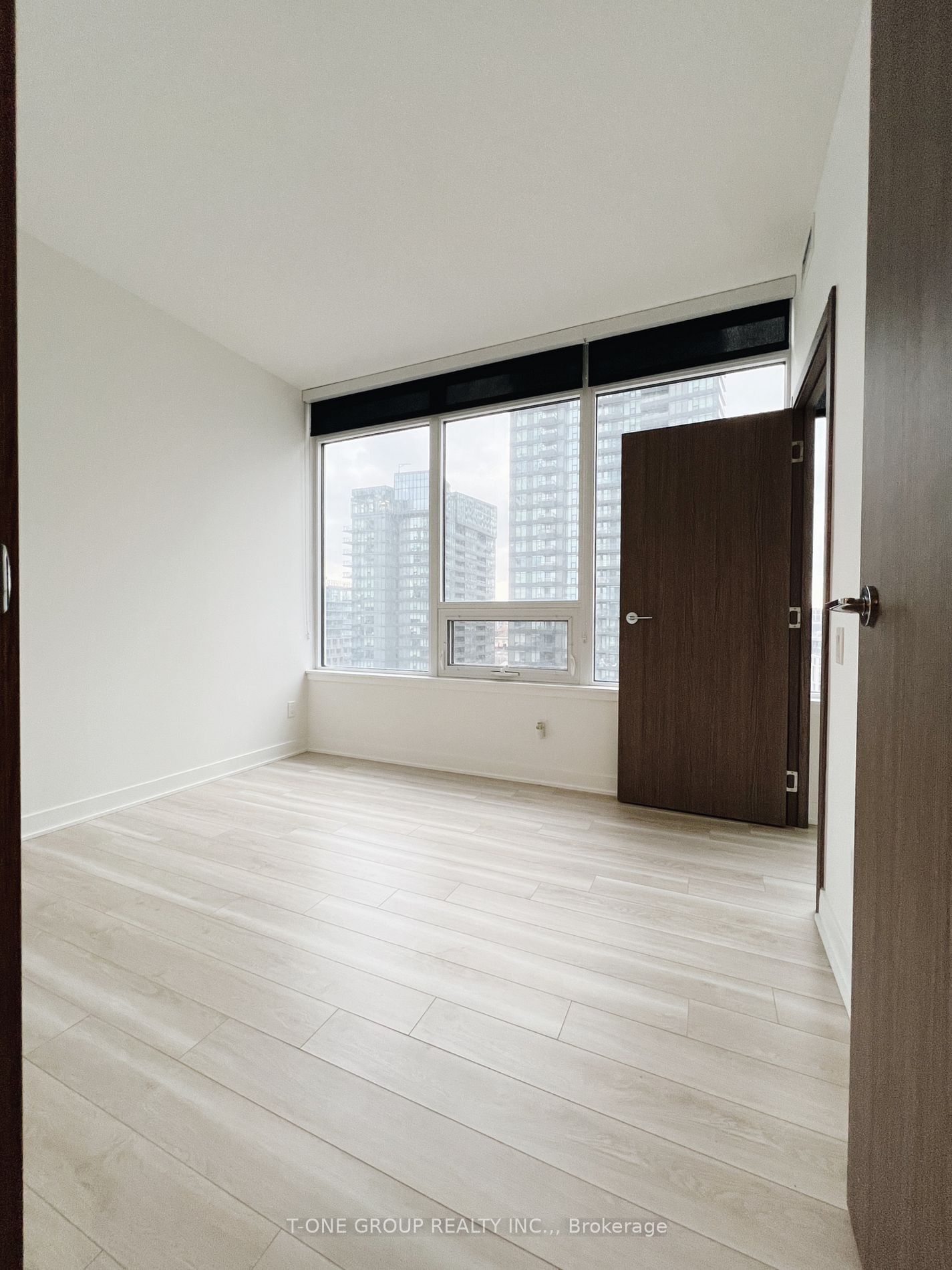 17 Bathurst St, unit 1210 for rent