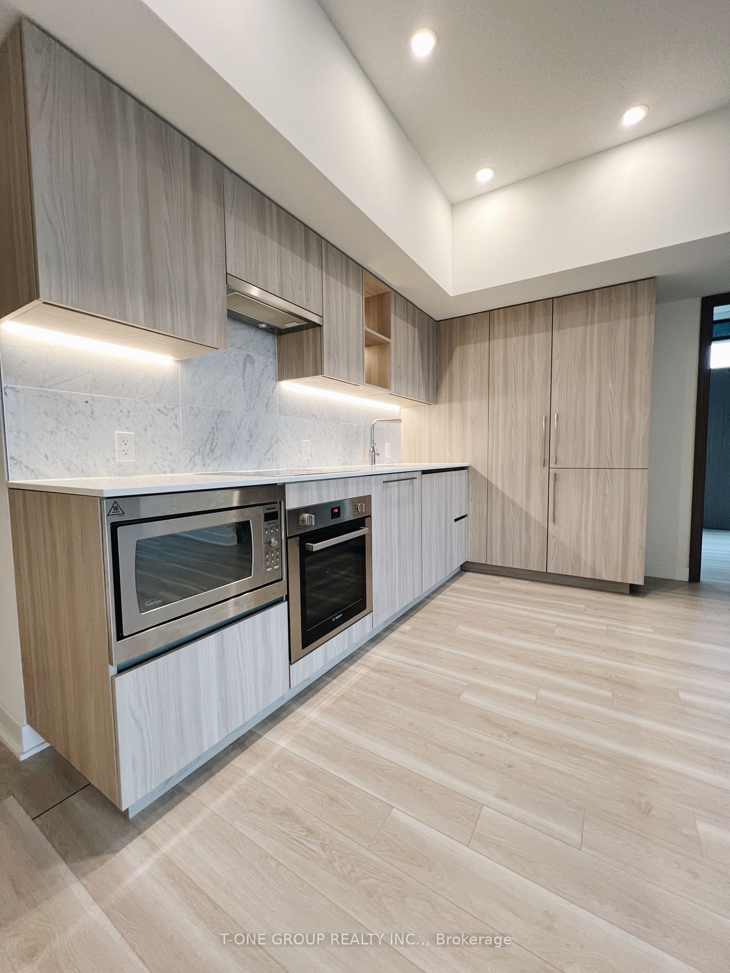 17 Bathurst St, unit 1210 for rent