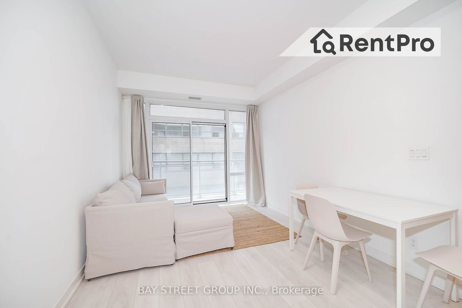 223 St Clair Ave W, unit 515 for rent