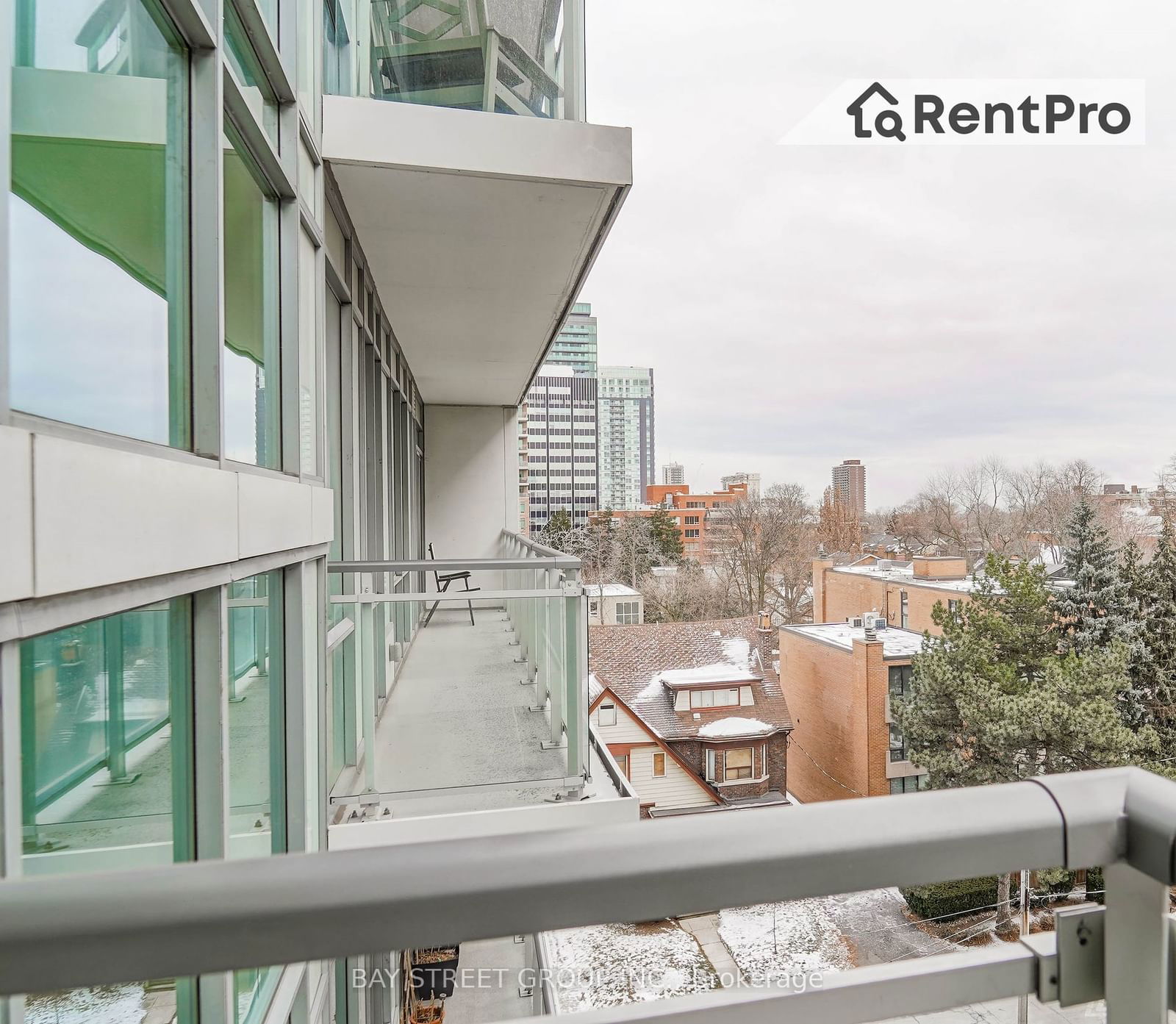 223 St Clair Ave W, unit 515 for rent