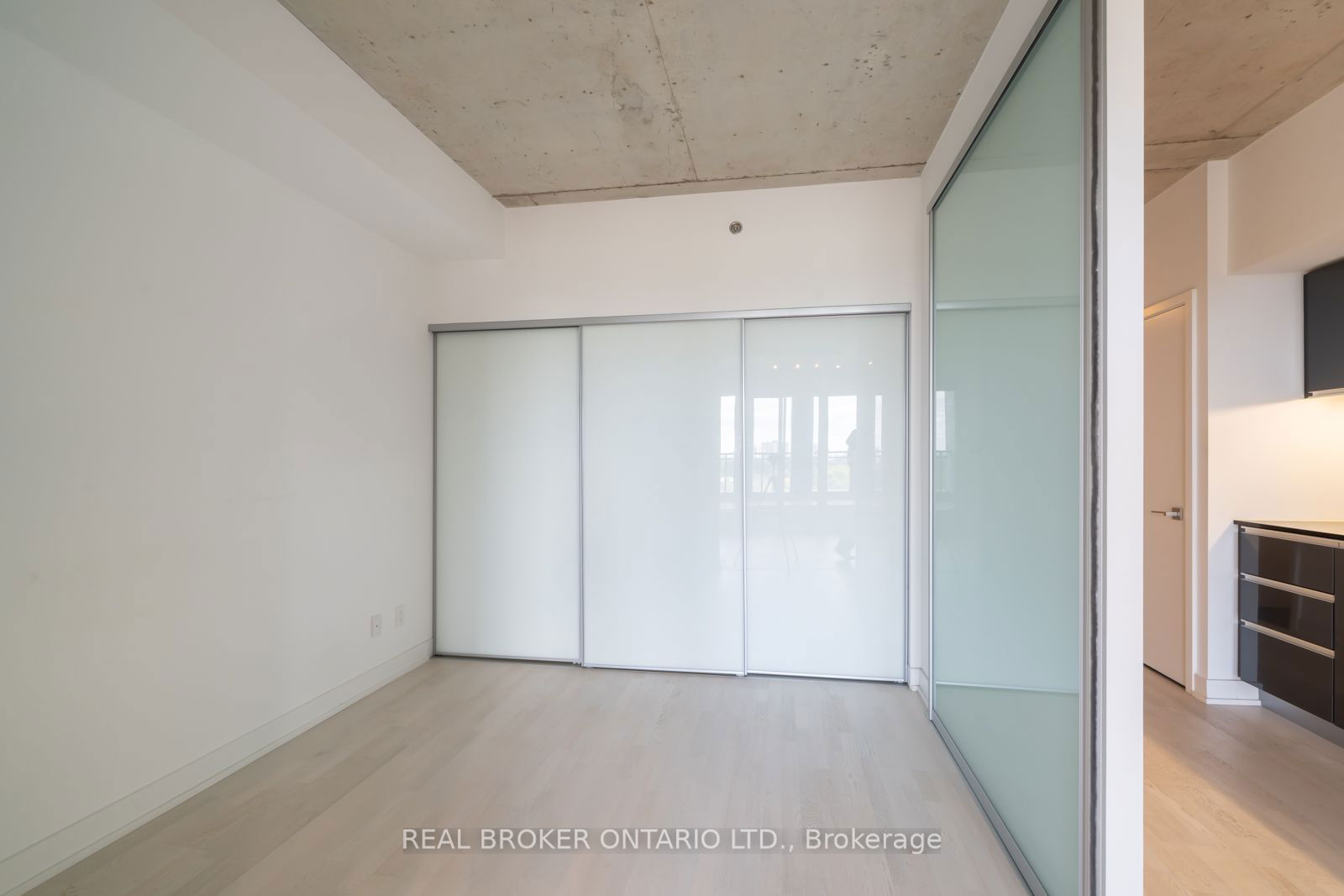 20 Minowan Miikan Lane, unit 913 for rent