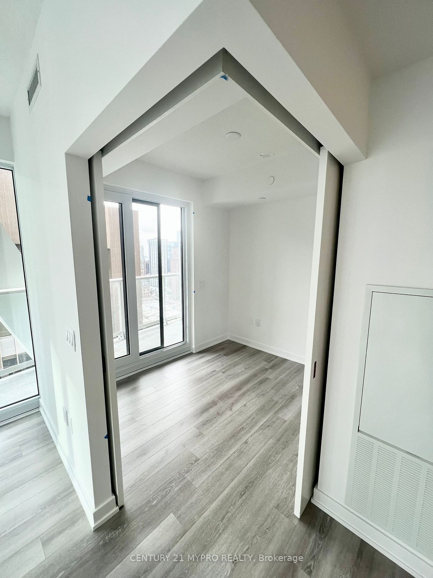 230 Simcoe St, unit 3012 for rent