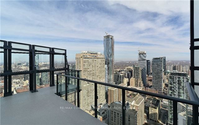 65 St Mary St, unit Ph 8 for rent