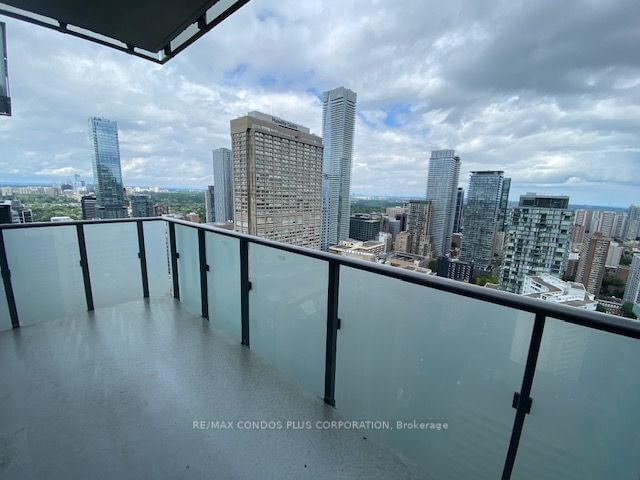 65 St Mary St, unit Ph 8 for rent