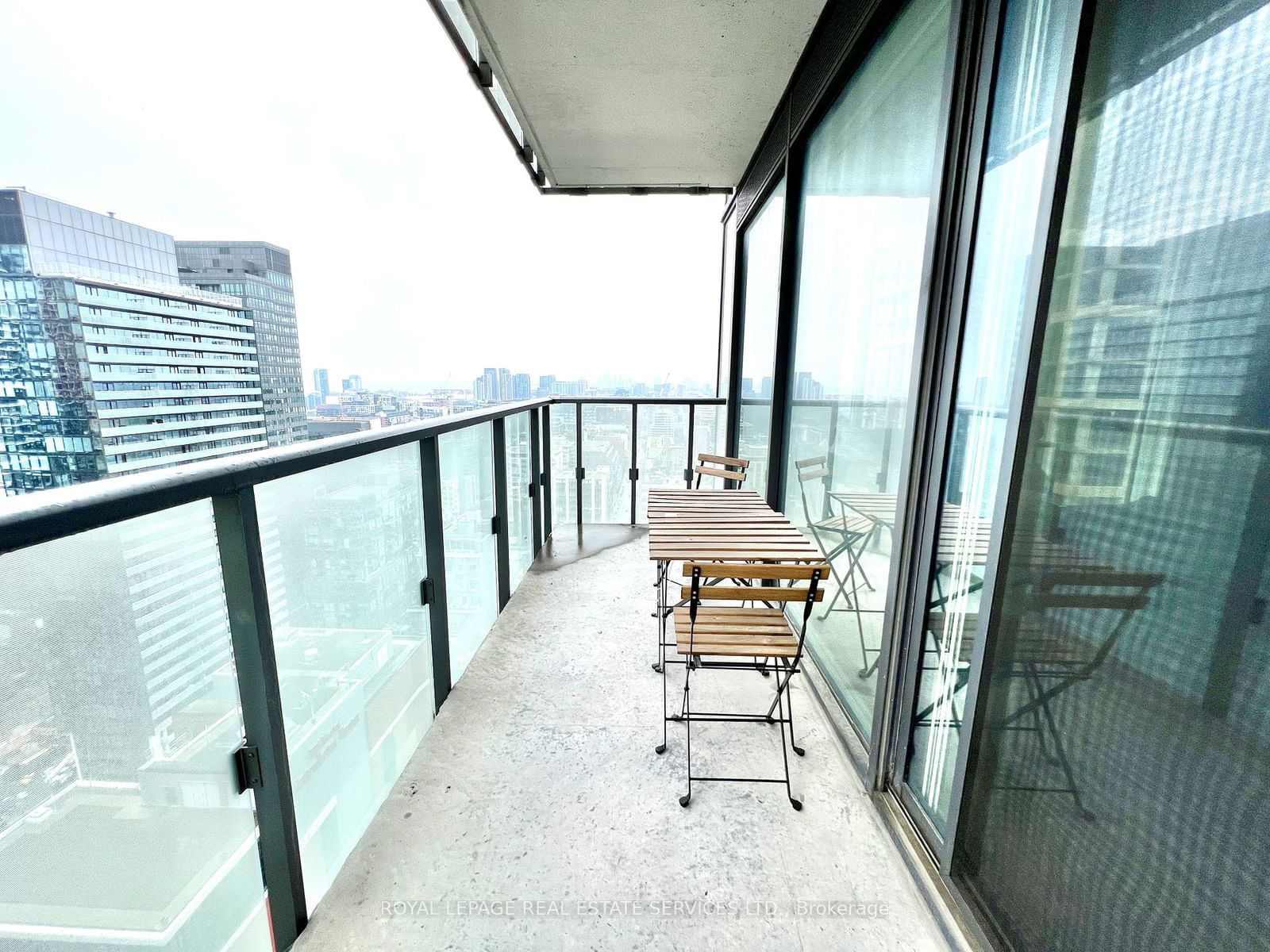 101 Peter St W, unit 2809 for rent