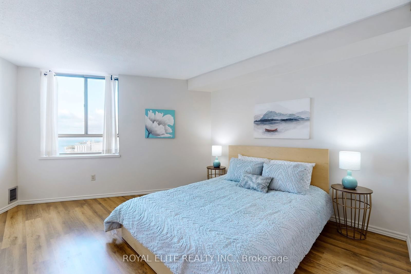 270 Queens Quay W, unit 2504 for sale