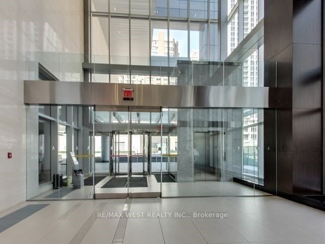 386 Yonge St, unit 2706 for rent