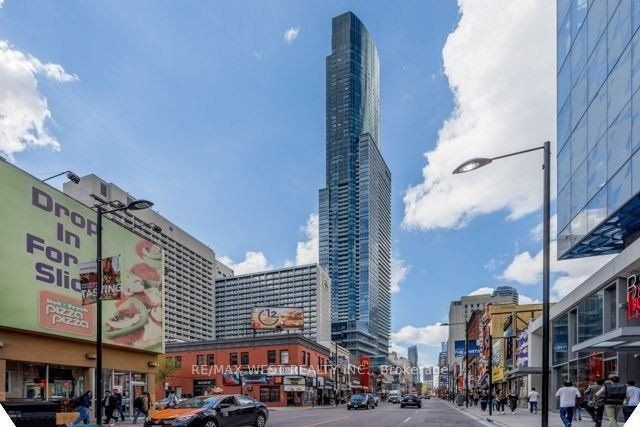 386 Yonge St, unit 2706 for rent