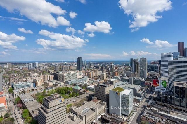 386 Yonge St, unit 2706 for rent