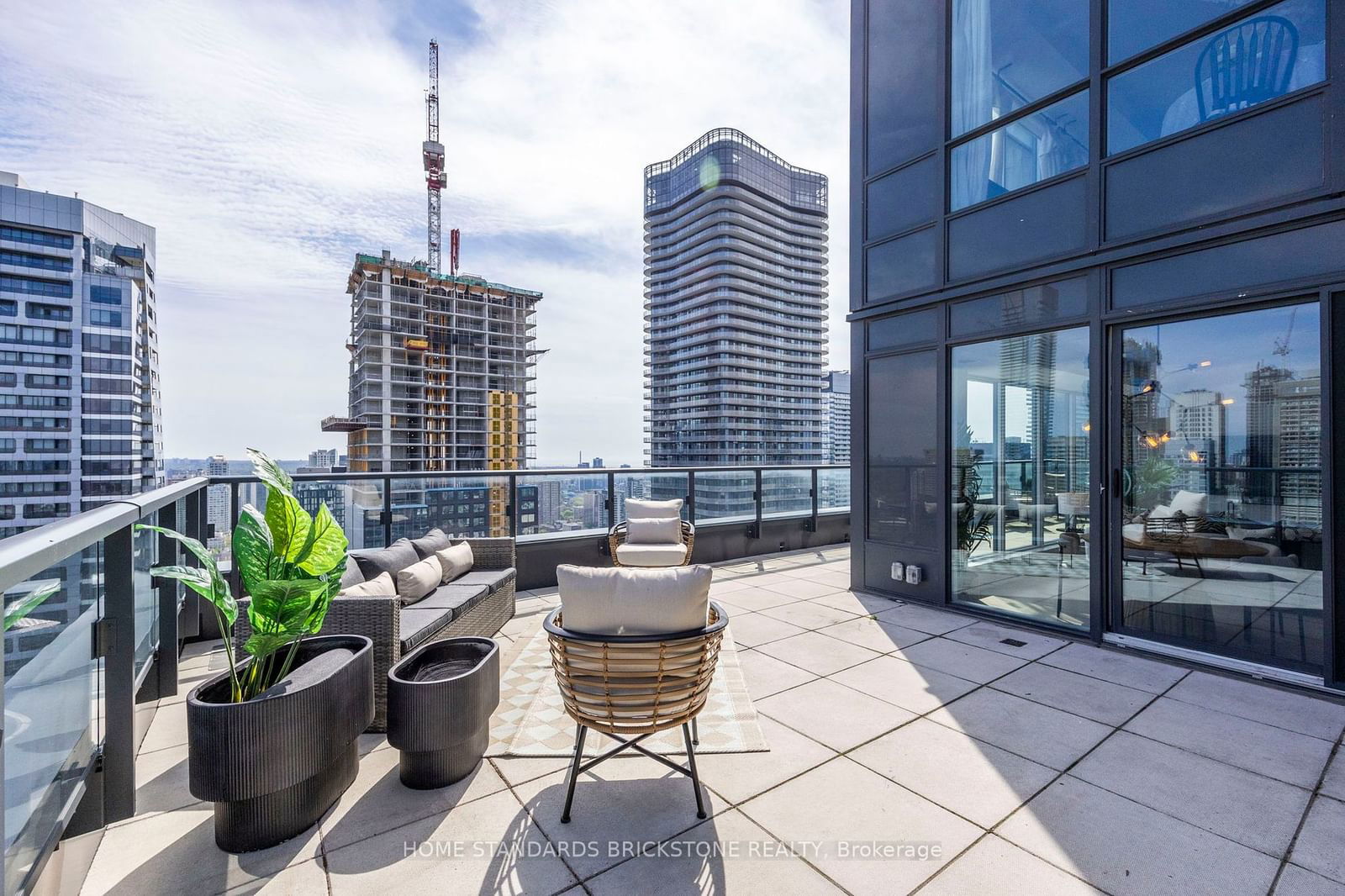 955 Bay St, unit 3907 for sale