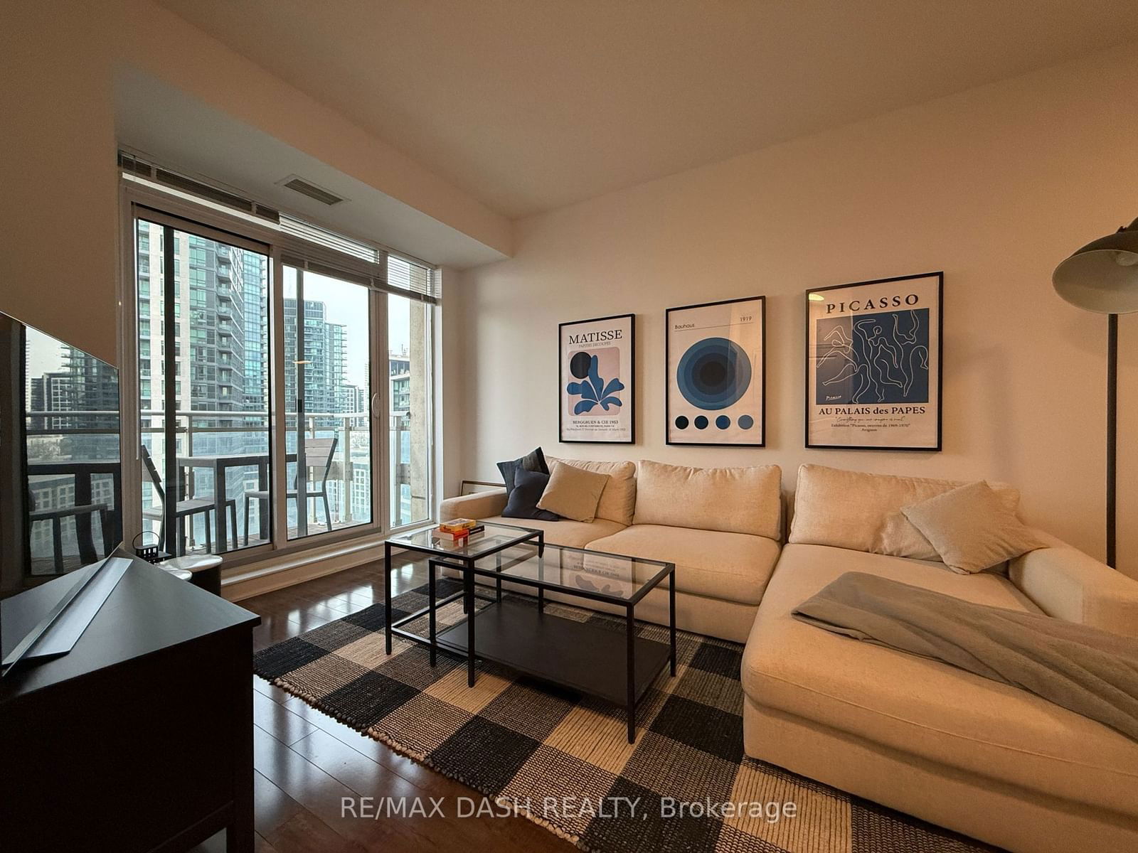 628 Fleet St, unit 1302 for rent