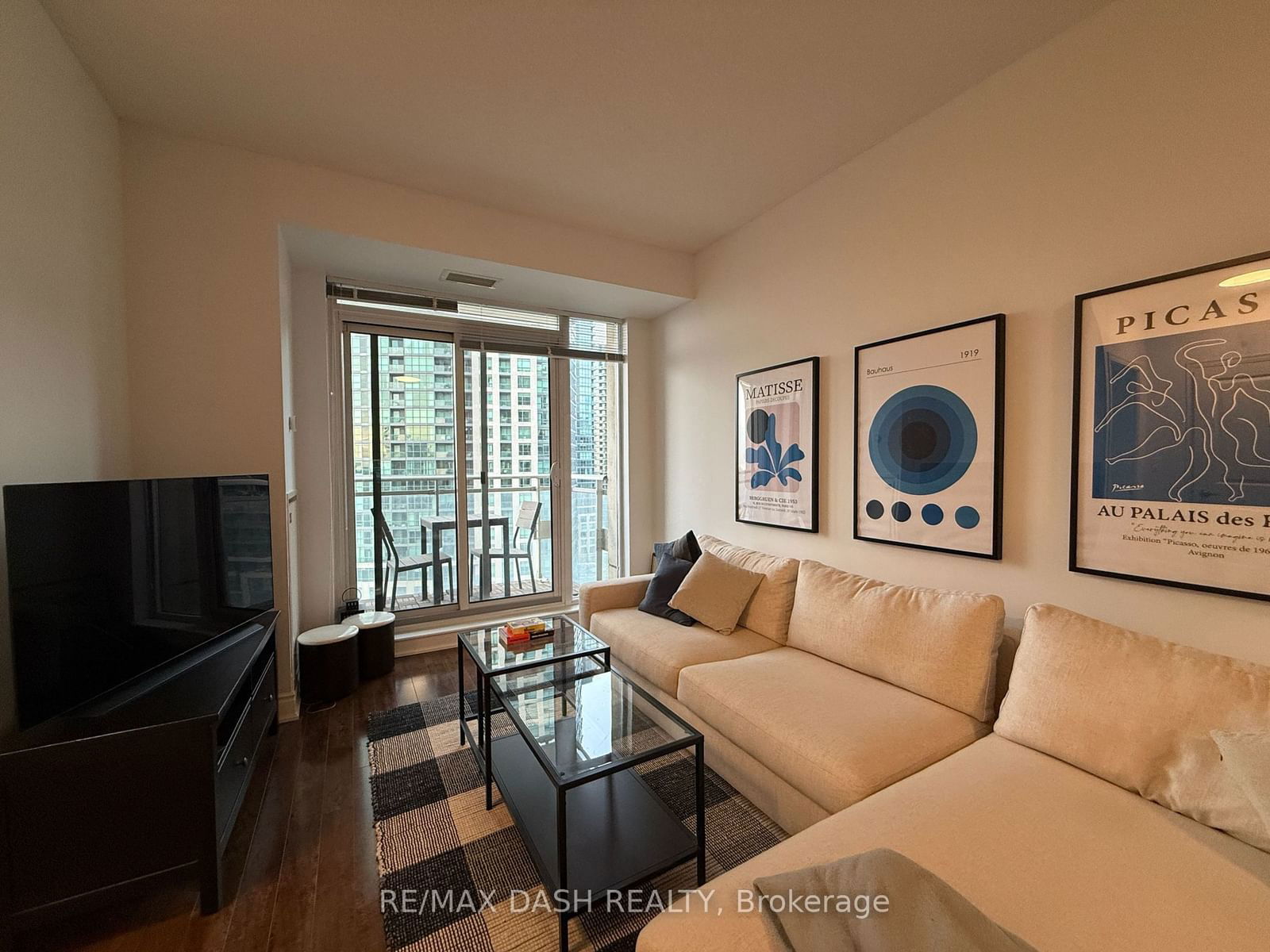 628 Fleet St, unit 1302 for rent