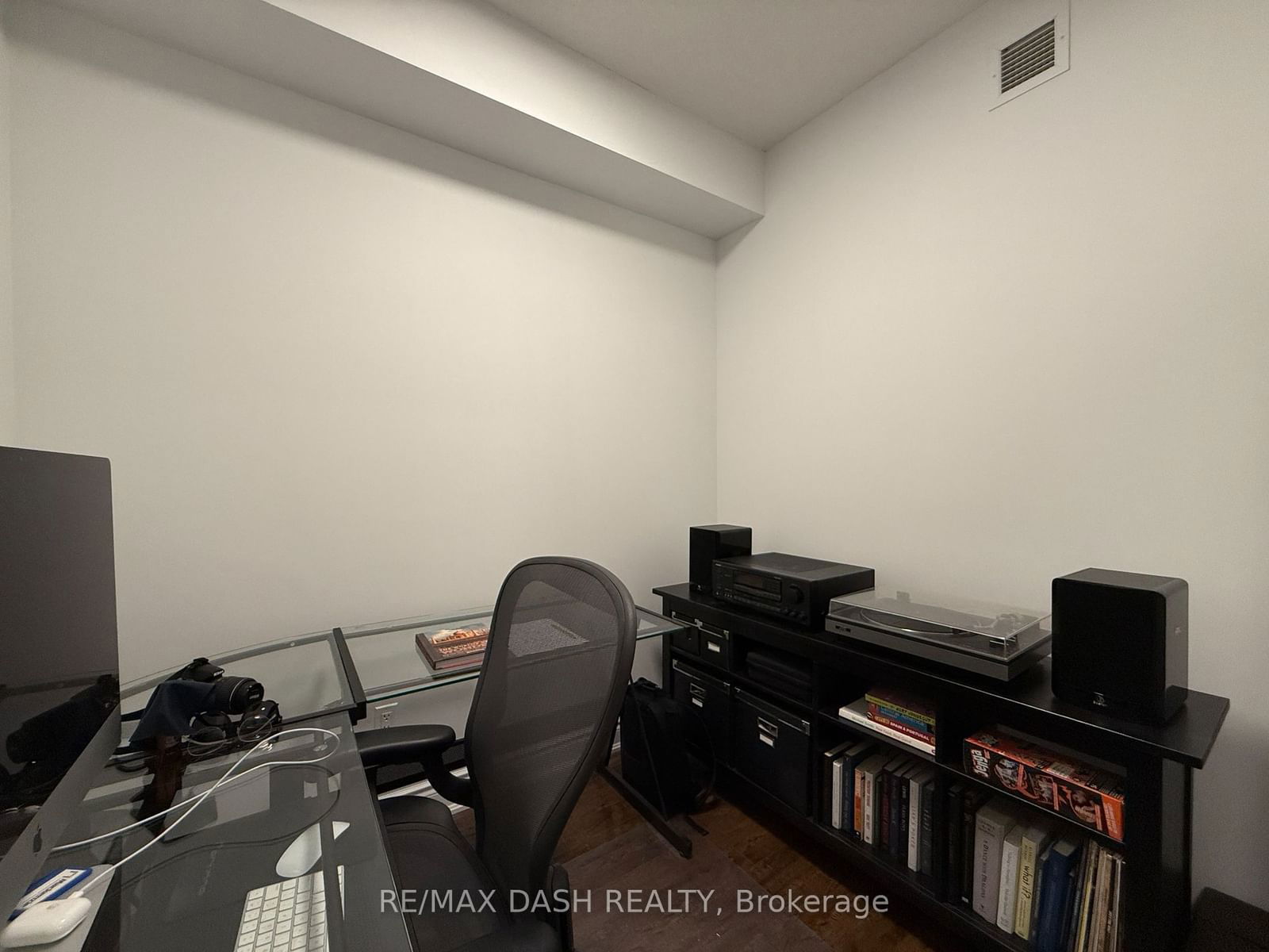 628 Fleet St, unit 1302 for rent