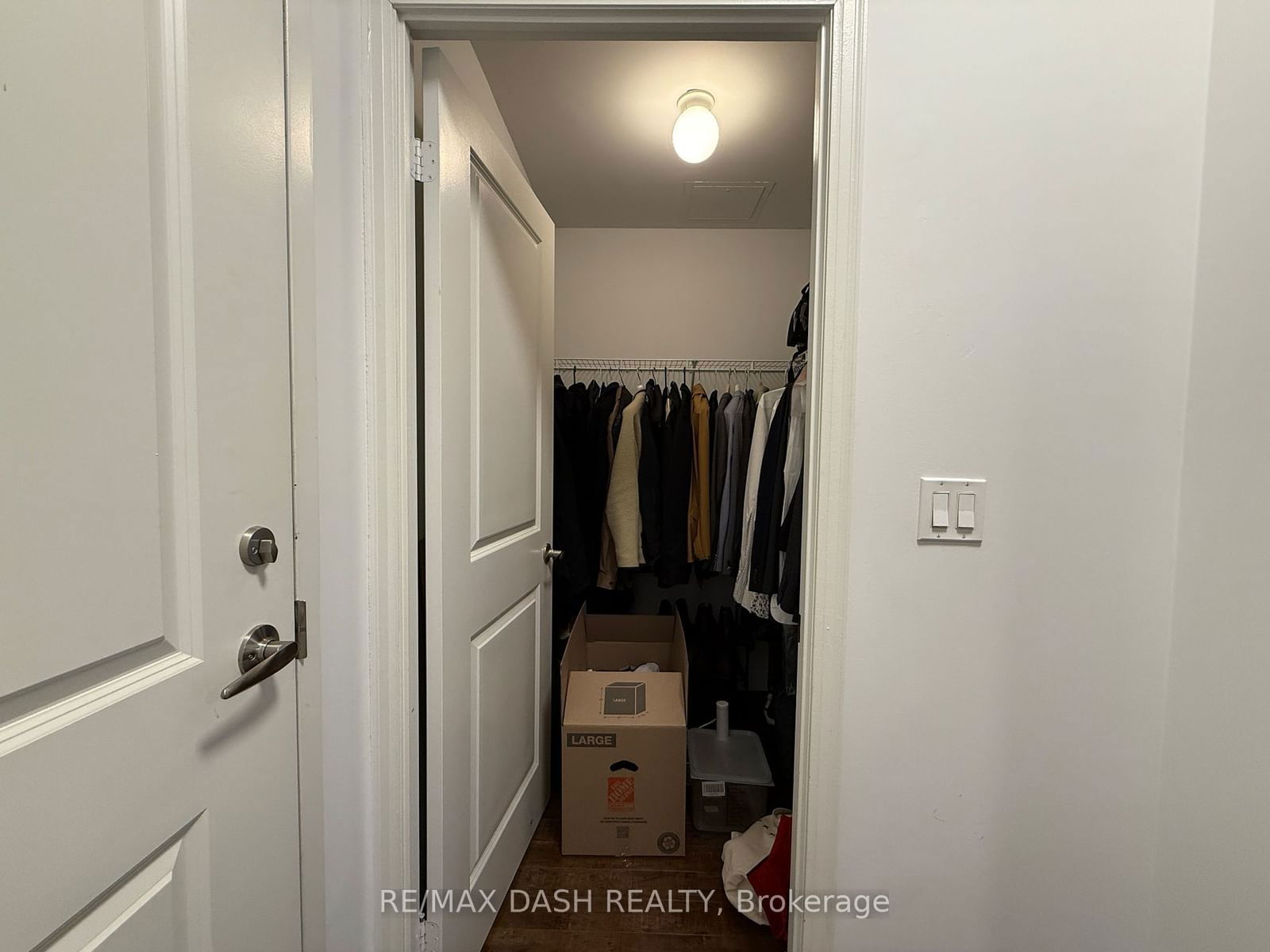 628 Fleet St, unit 1302 for rent