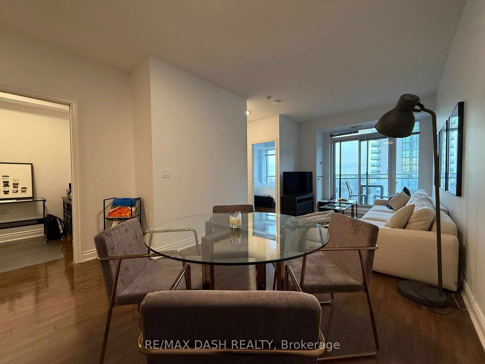 628 Fleet St, unit 1302 for rent