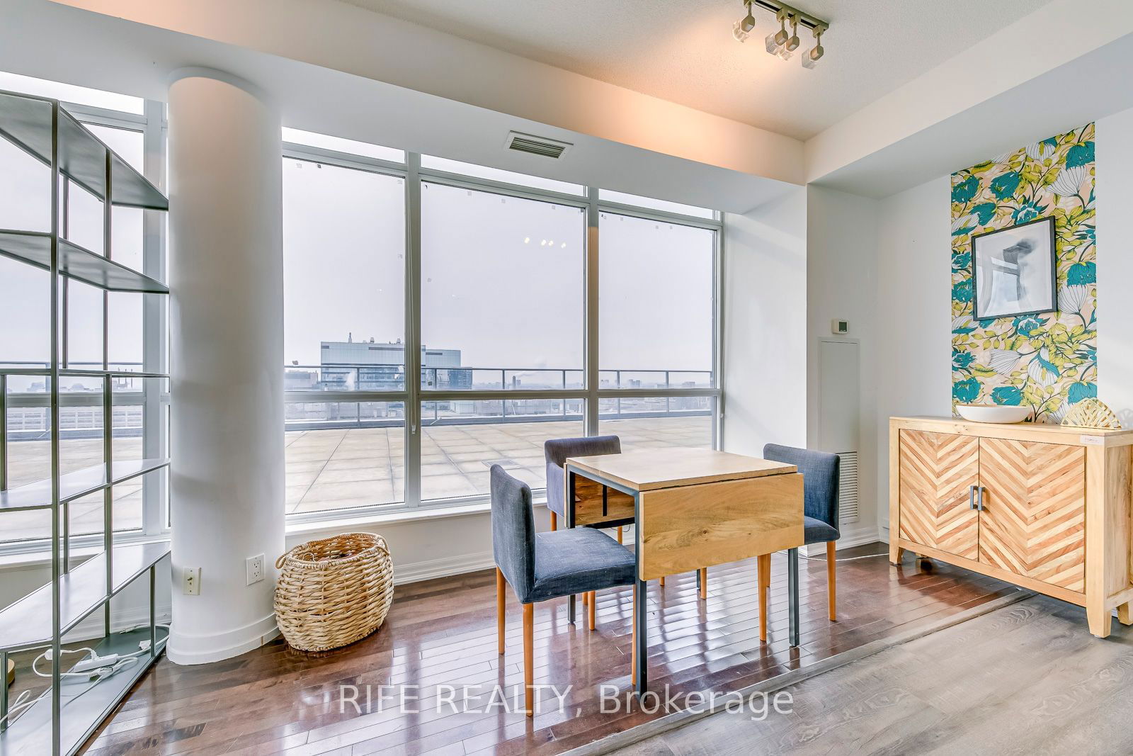 770 Bay St, unit Ph608 for rent