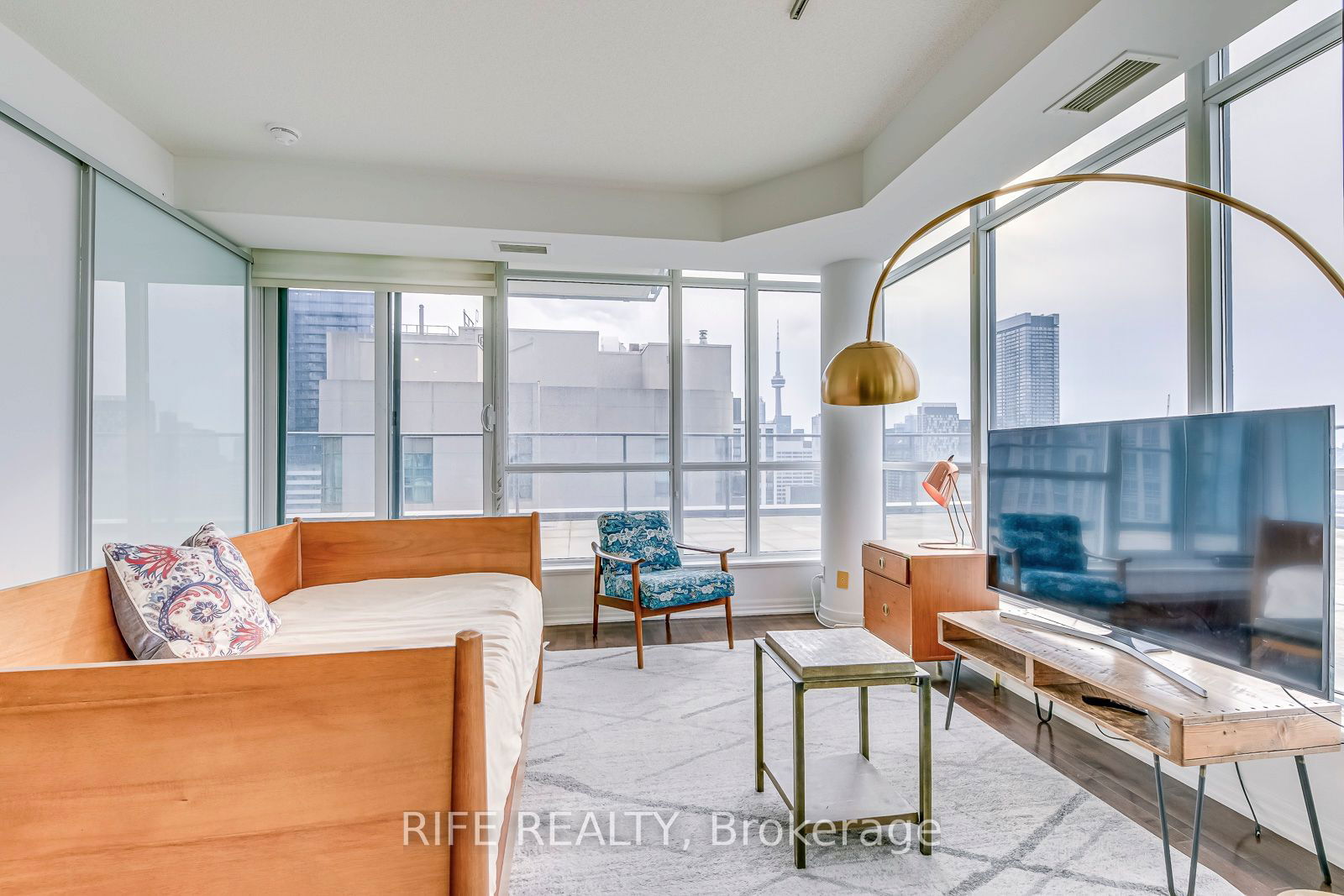 770 Bay St, unit Ph608 for rent