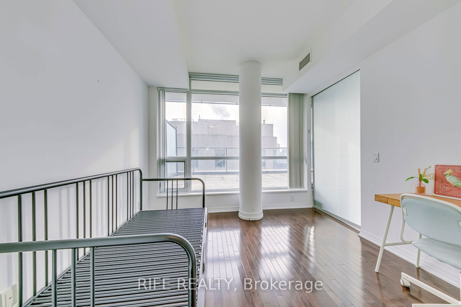 770 Bay St, unit Ph608 for rent