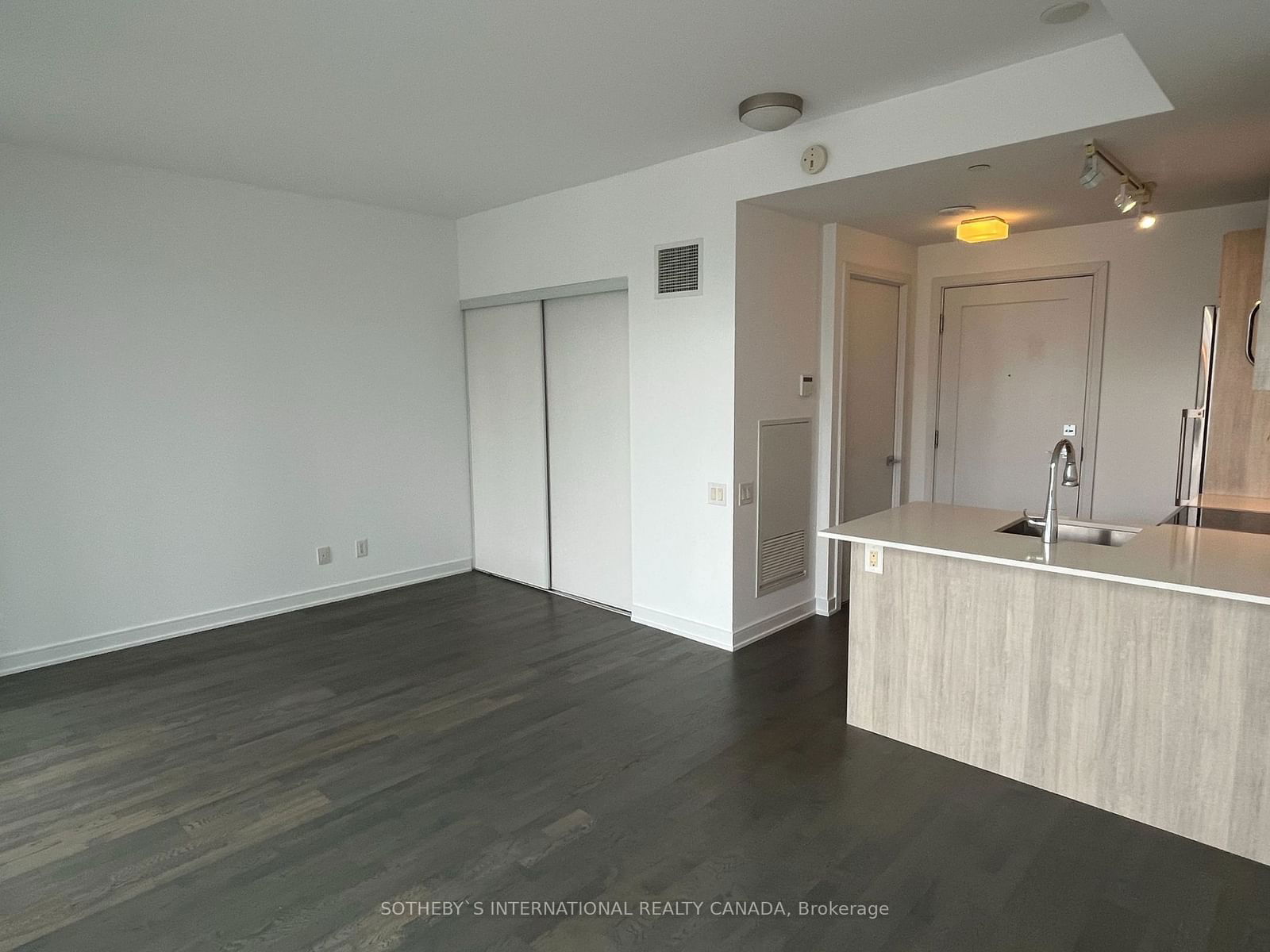 57 St Joseph St, unit 2504 for rent