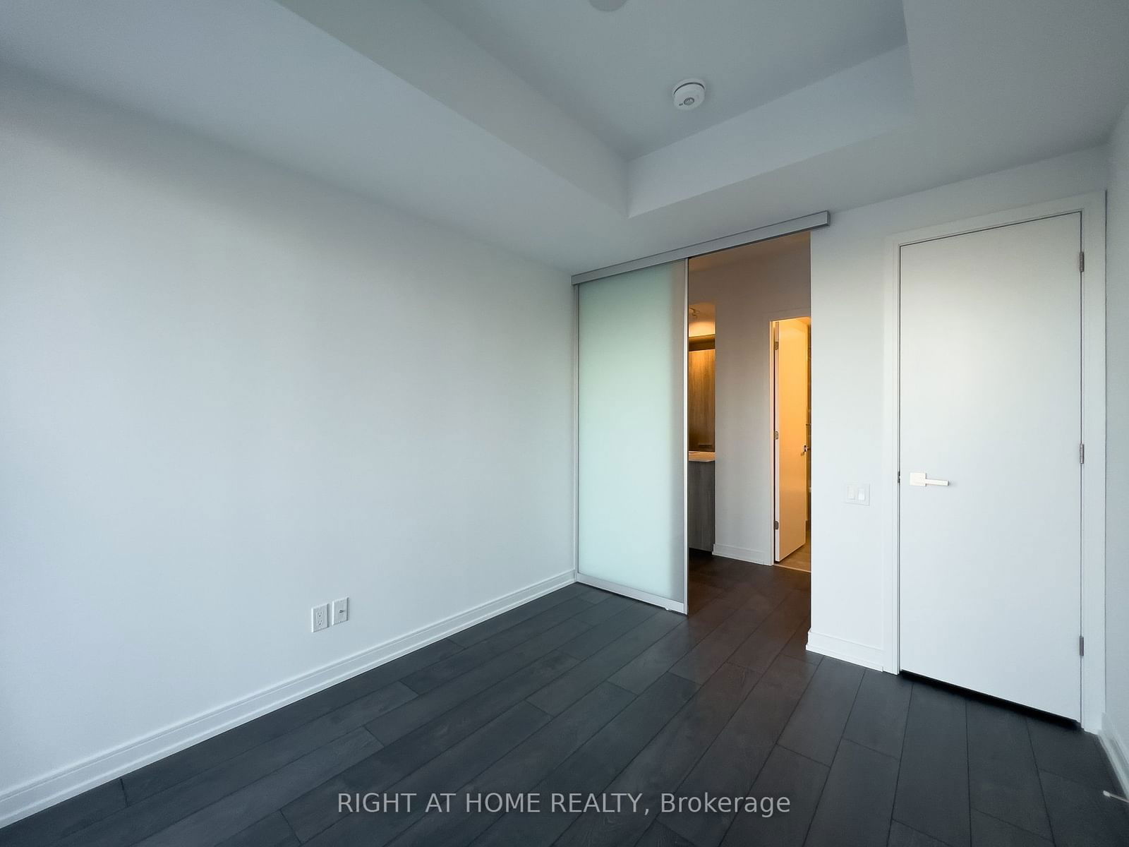 3 Gloucester St, unit 1606 for rent