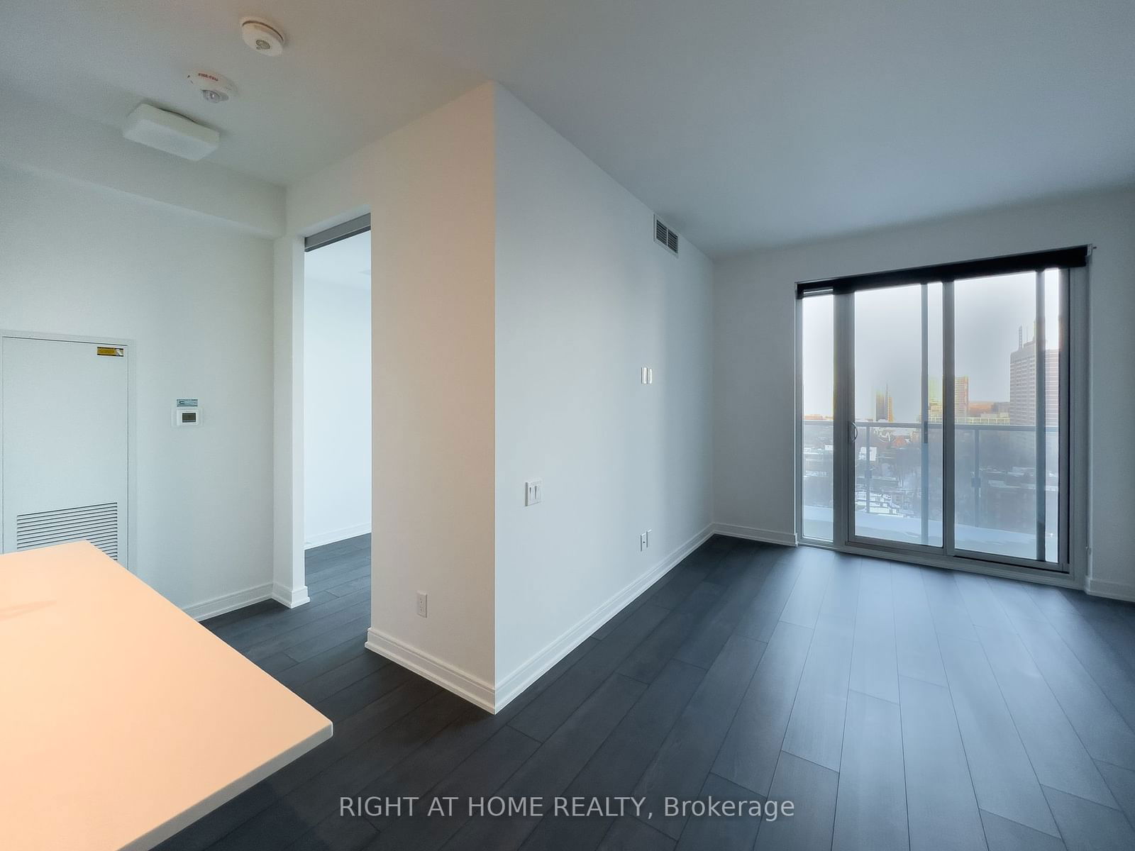 3 Gloucester St, unit 1606 for rent