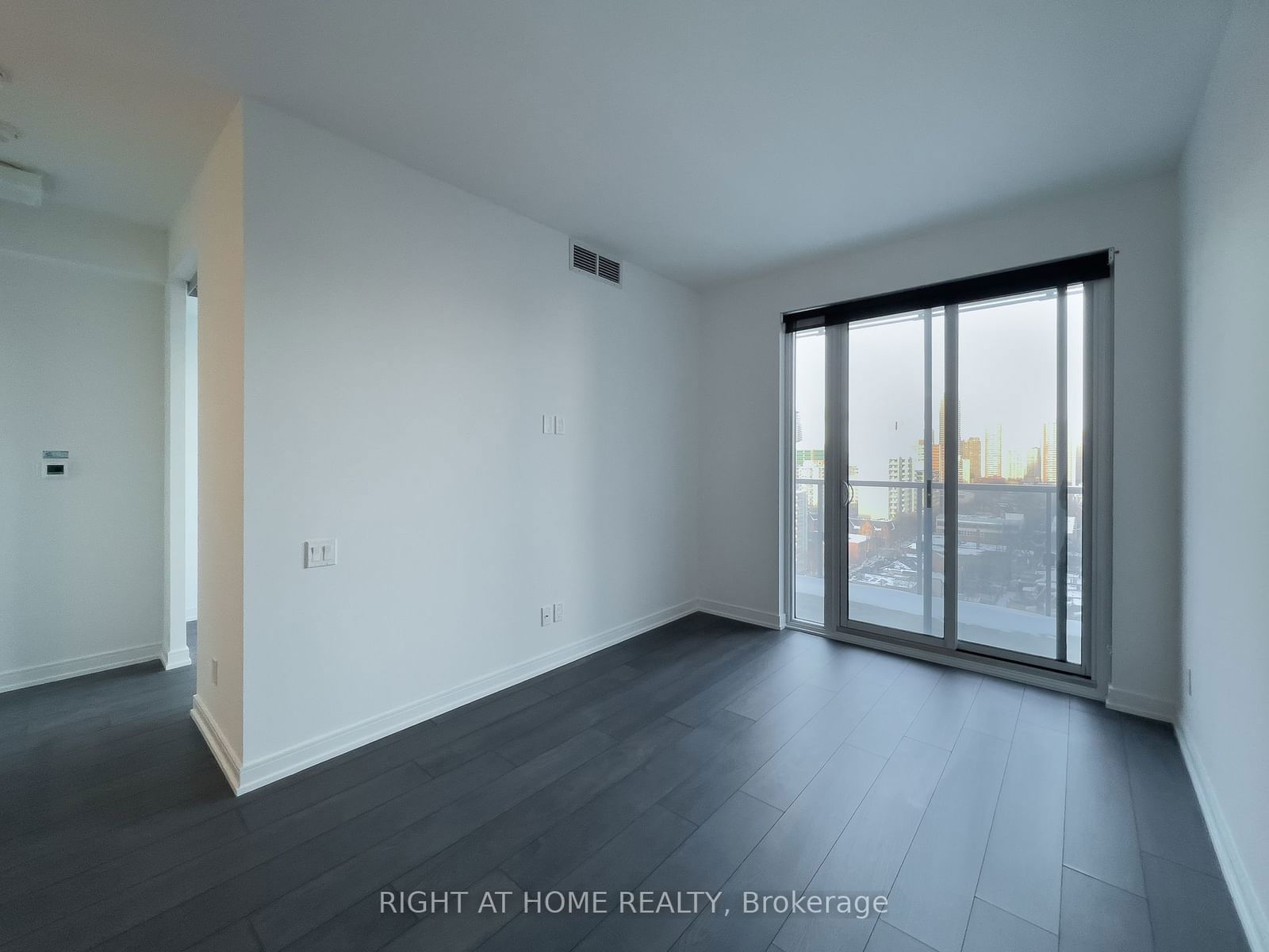 3 Gloucester St, unit 1606 for rent