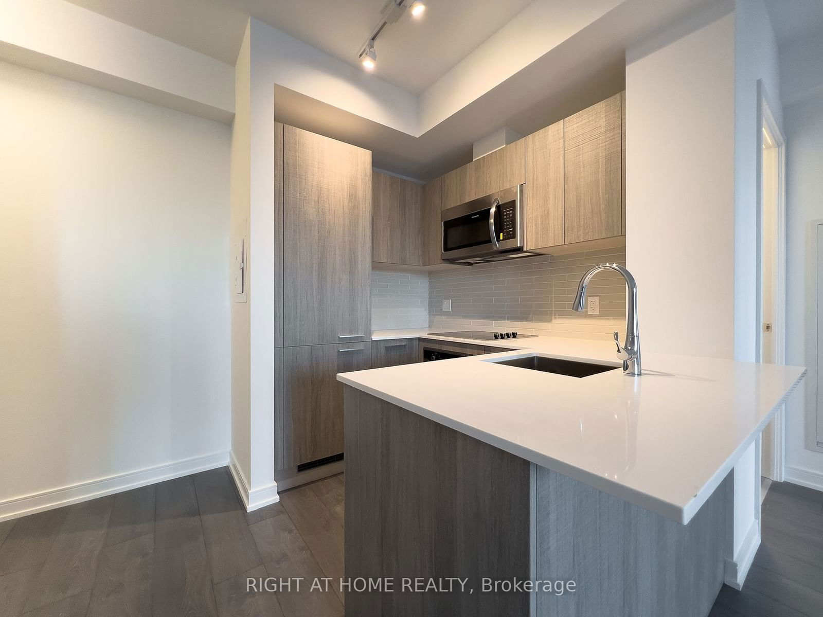 3 Gloucester St, unit 1606 for rent