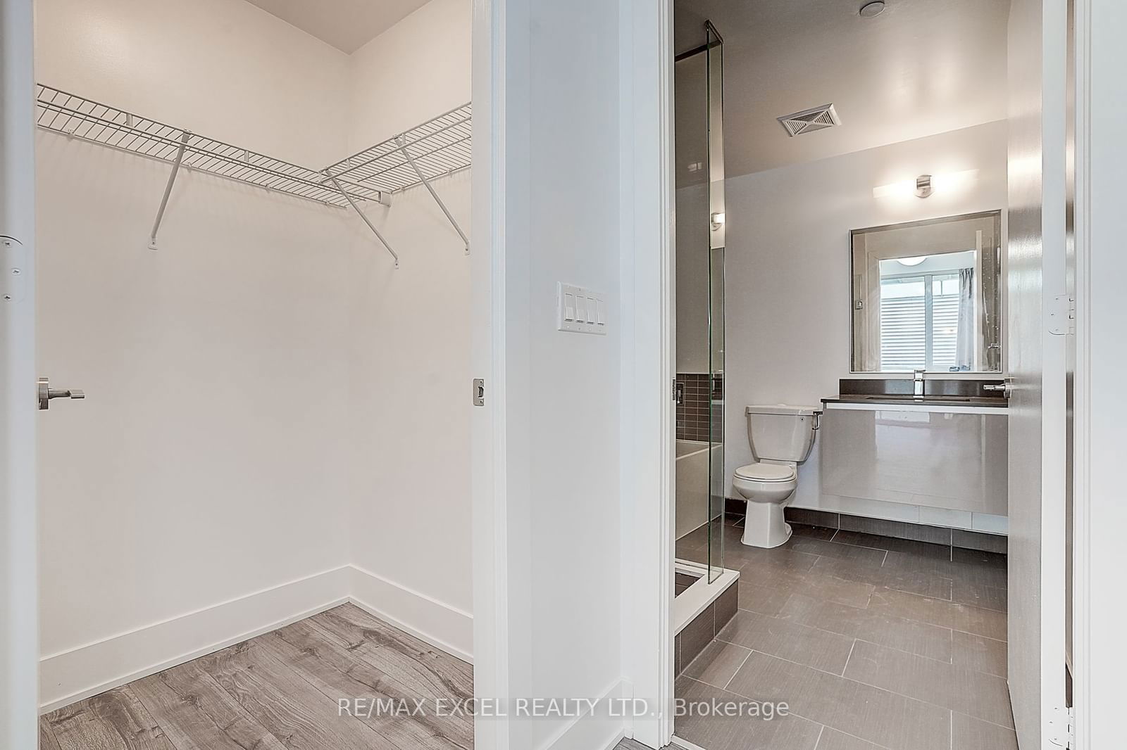 200 Bloor St W, unit 2201 for sale