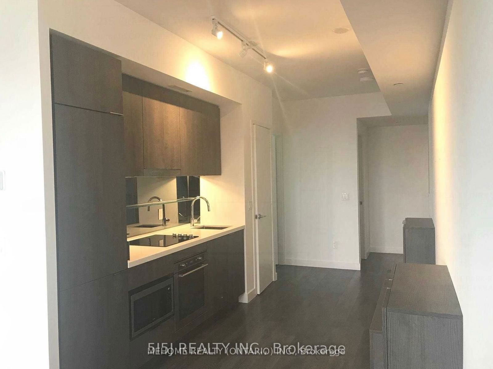 215 Queen St W, unit 905 for rent