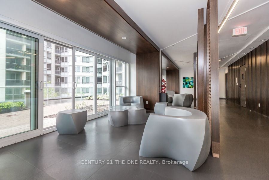 352 Front St W, unit 1004 for sale