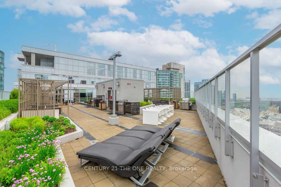 352 Front St W, unit 1004 for sale