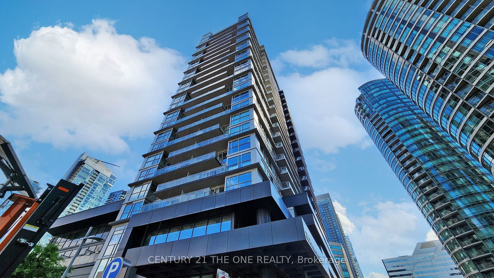 352 Front St W, unit 1004 for sale