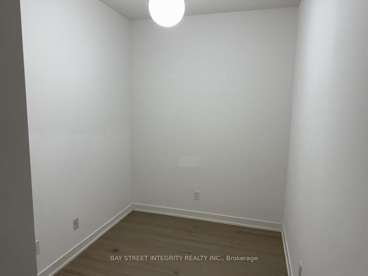 25 Richmond St E, unit 310 for rent