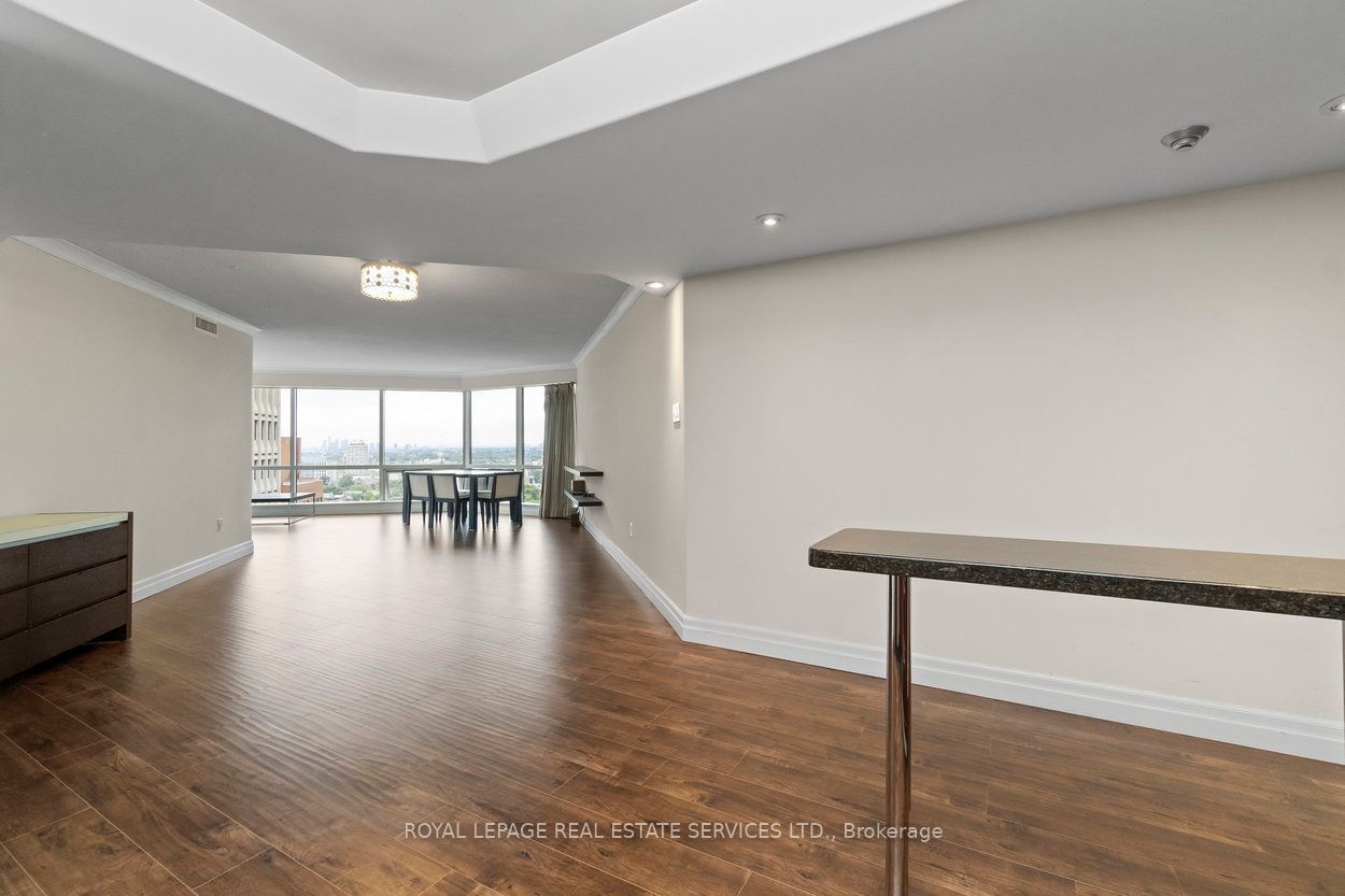 1001 Bay St, unit 2014 for sale