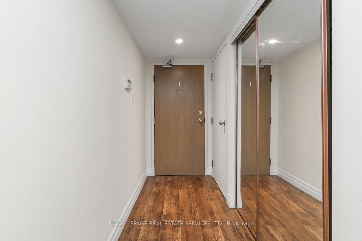 1001 Bay St, unit 2014 for sale