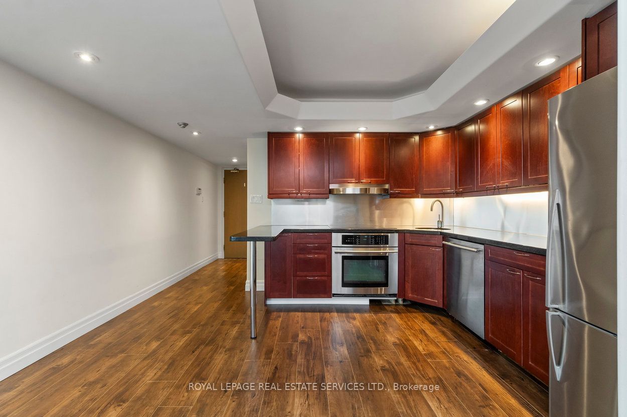 1001 Bay St, unit 2014 for sale