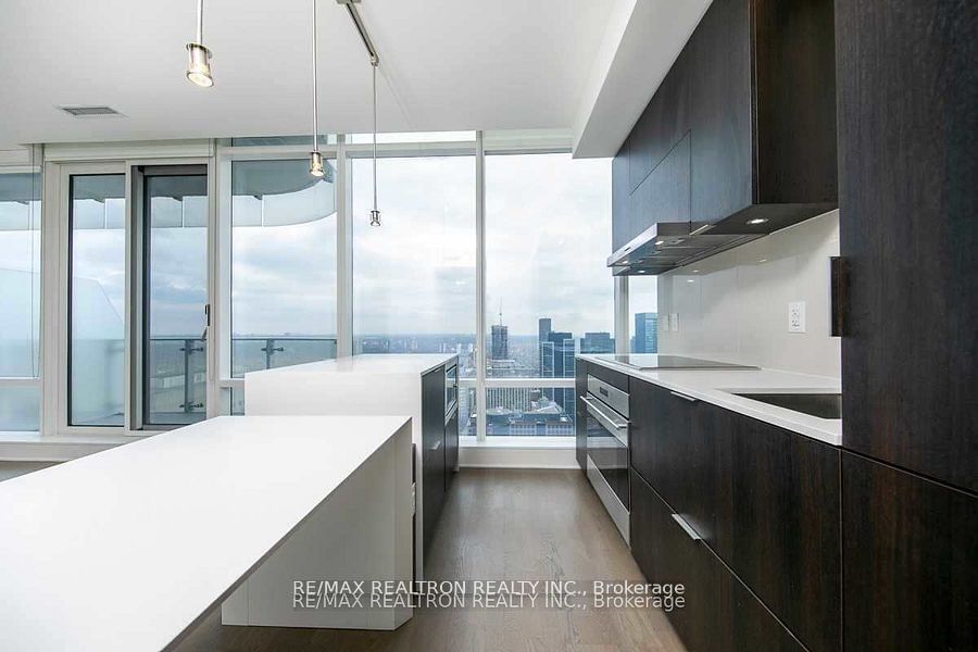 1 Bloor St E, unit 4203 for rent