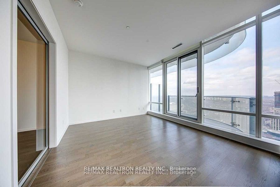 1 Bloor St E, unit 4203 for rent